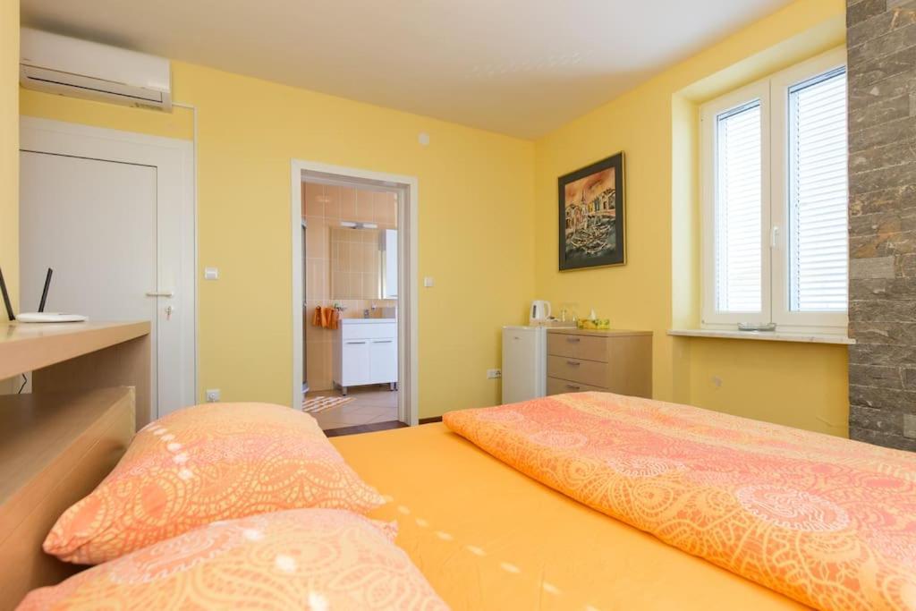 Villa Ajda - Orange Room Omišalj Zewnętrze zdjęcie